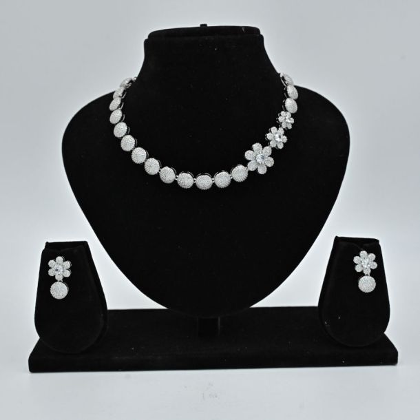 Pearl & Floral Necklace & Earrings Set