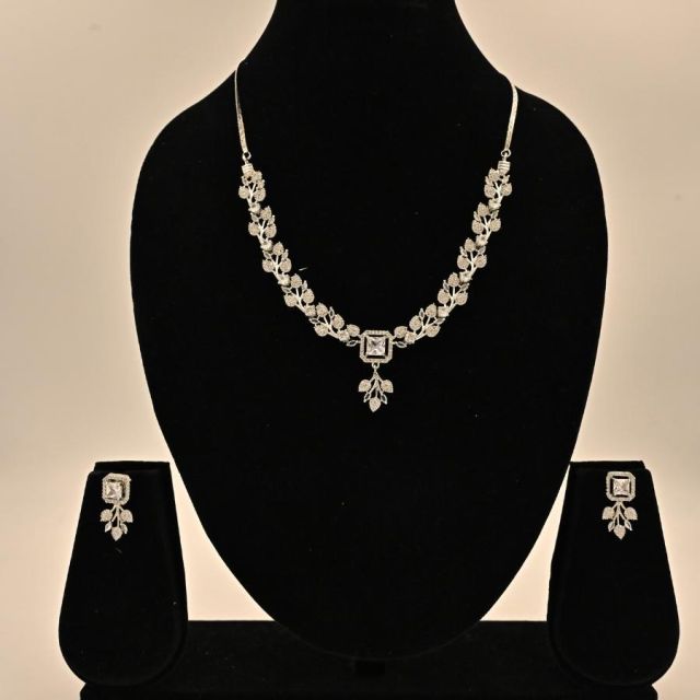 Dainty Floral Necklace & Earrings Set